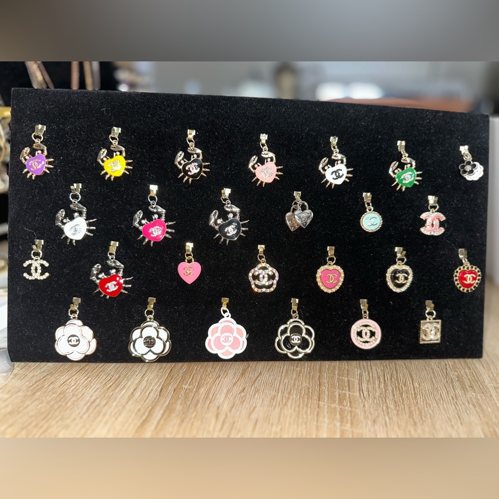 LIVE SHOW LISTING ONLY BUNDLE OF 3 PENDANTS - Picture 5 of 16